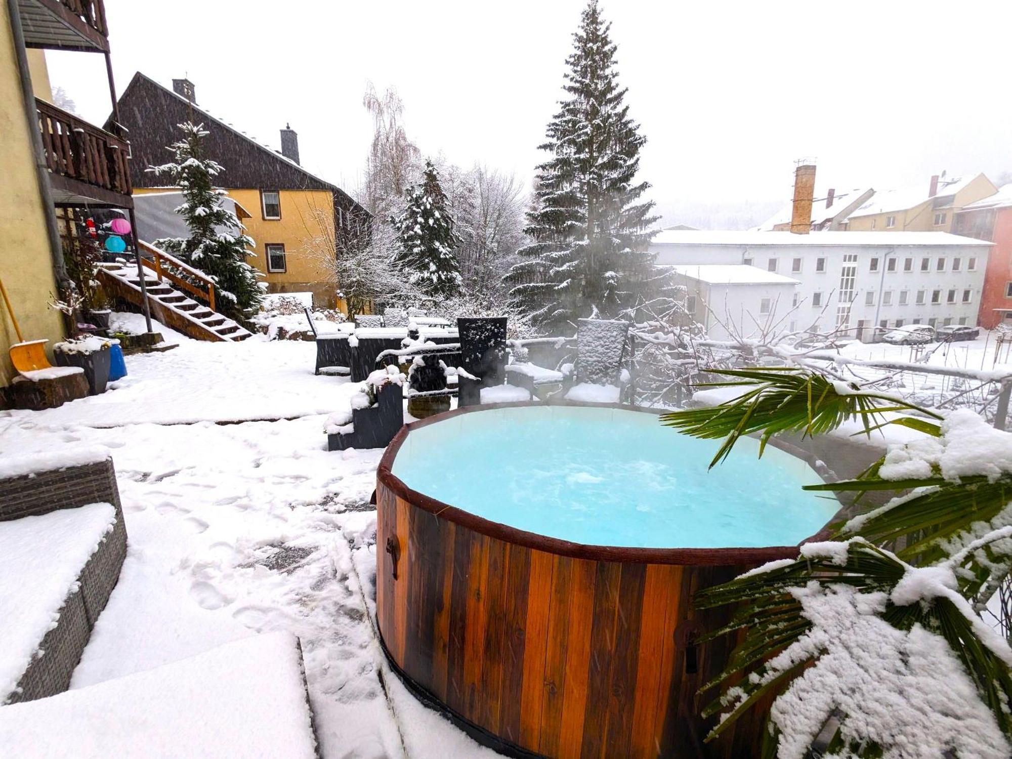 Hw2B - Urlaubsmagie - Wohlfuehlwohnung Mit Balkon, Pool, Sauna & Terrasse Sebnitz Exterior photo