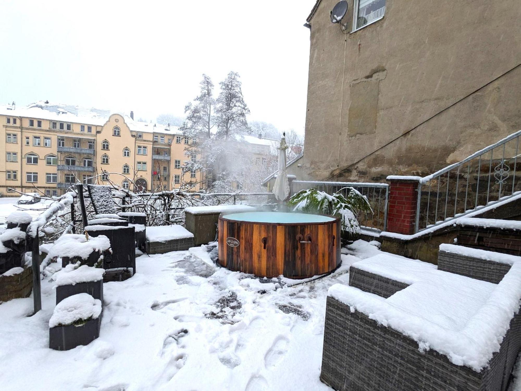 Hw2B - Urlaubsmagie - Wohlfuehlwohnung Mit Balkon, Pool, Sauna & Terrasse Sebnitz Exterior photo