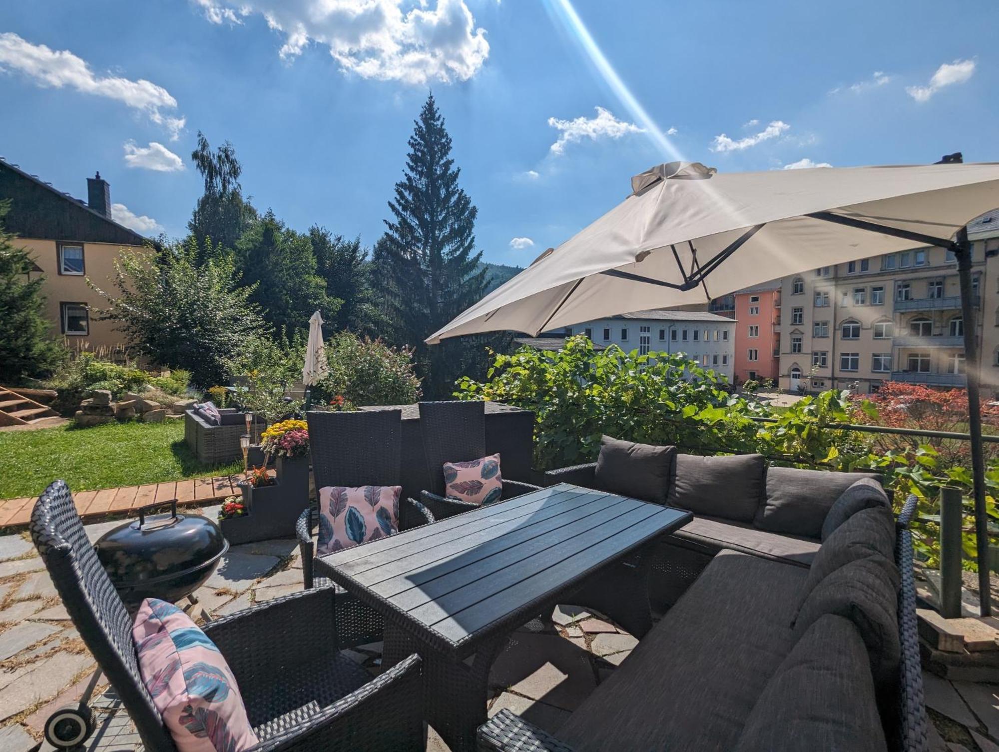 Hw2B - Urlaubsmagie - Wohlfuehlwohnung Mit Balkon, Pool, Sauna & Terrasse Sebnitz Exterior photo
