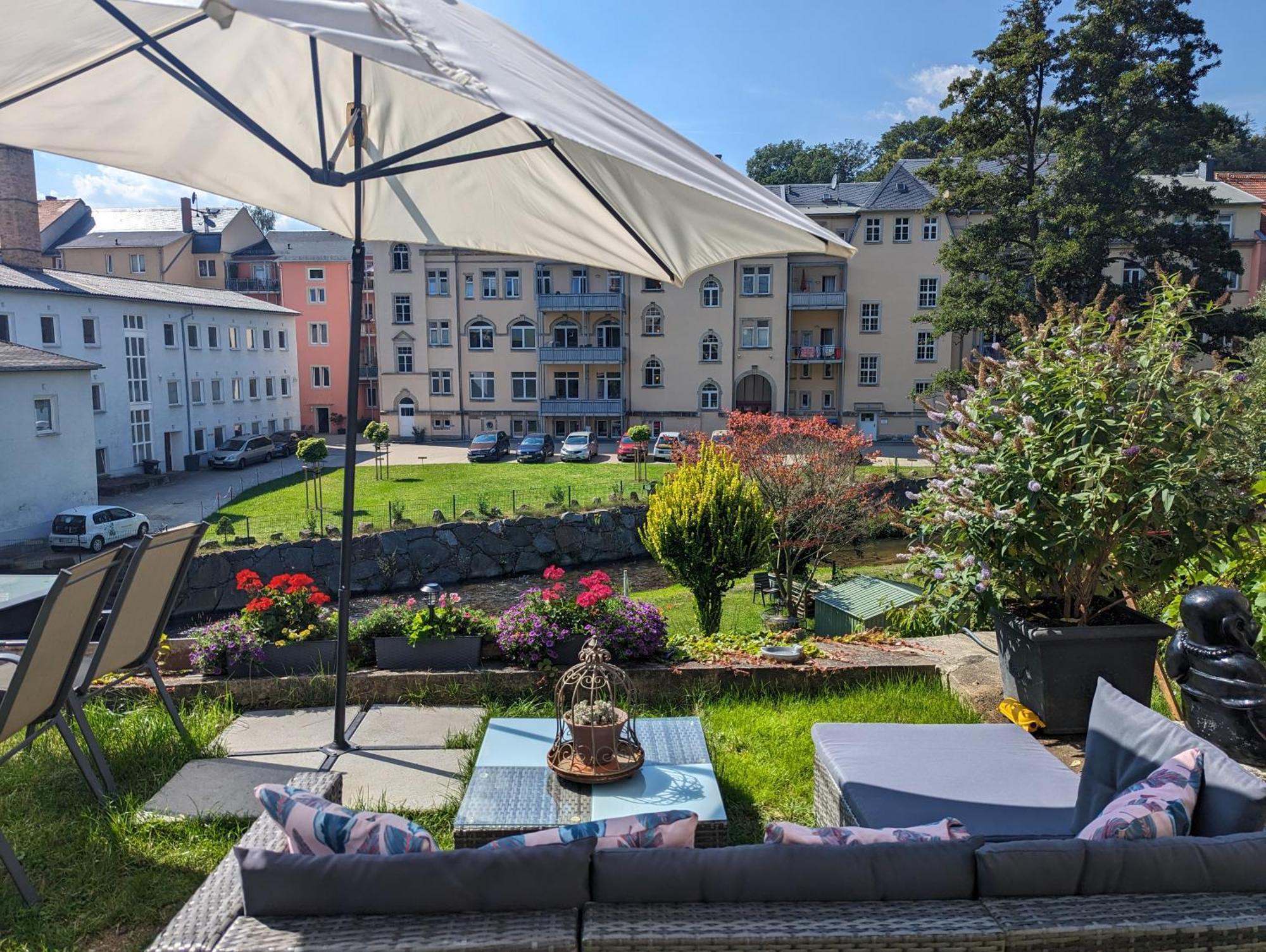 Hw2B - Urlaubsmagie - Wohlfuehlwohnung Mit Balkon, Pool, Sauna & Terrasse Sebnitz Exterior photo