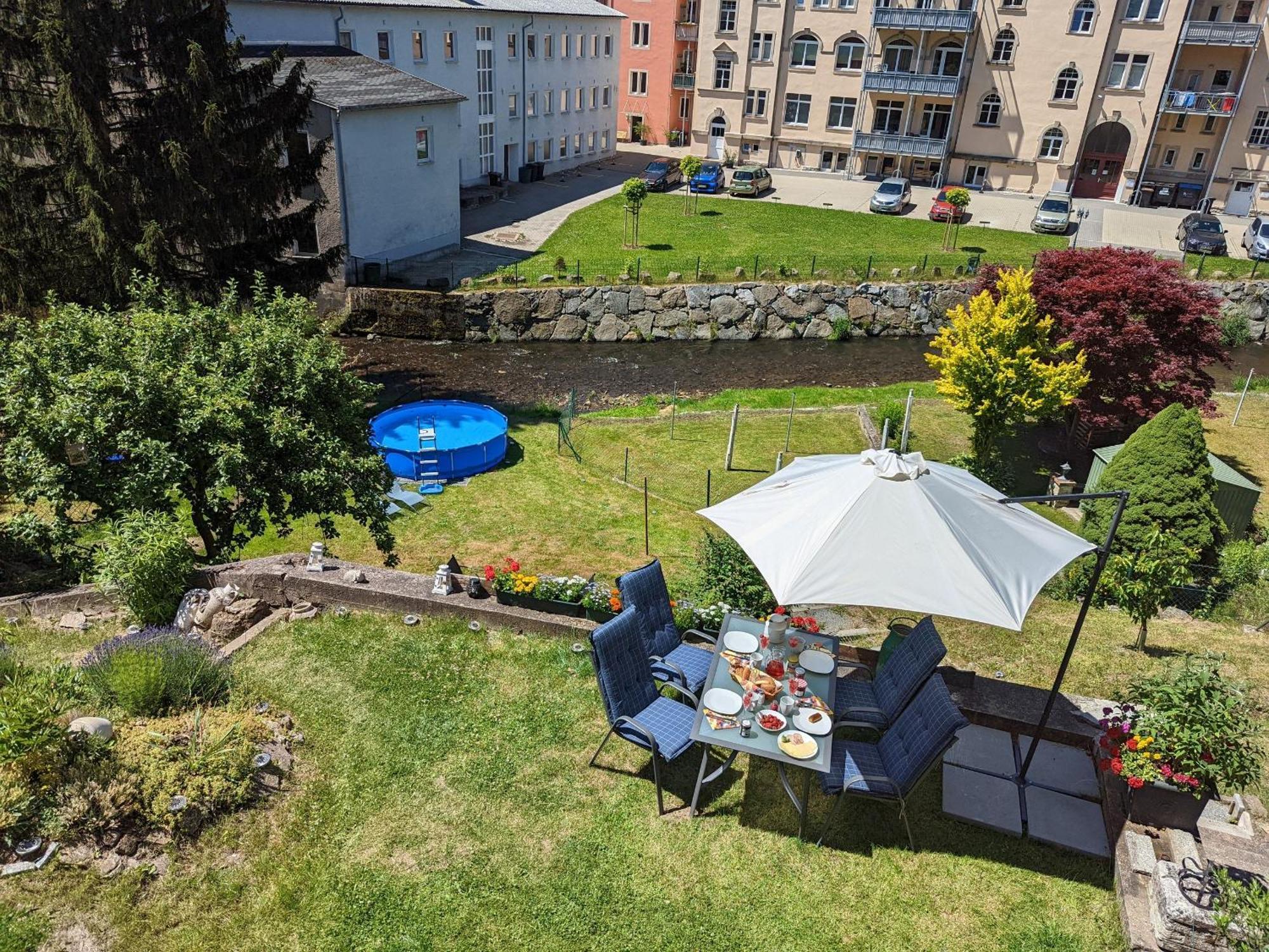 Hw2B - Urlaubsmagie - Wohlfuehlwohnung Mit Balkon, Pool, Sauna & Terrasse Sebnitz Exterior photo